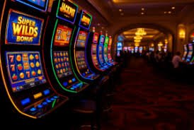 Bàn live casino với dealer thật phát trực tiếp Baccarat và Roulette